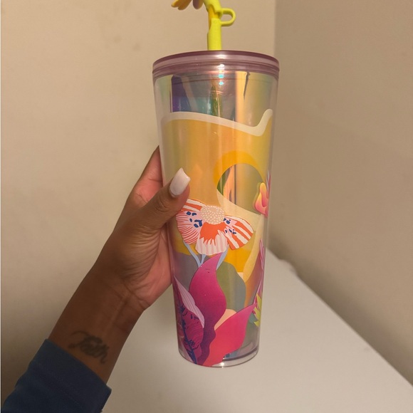 Starbucks cup - Picture 5 of 8